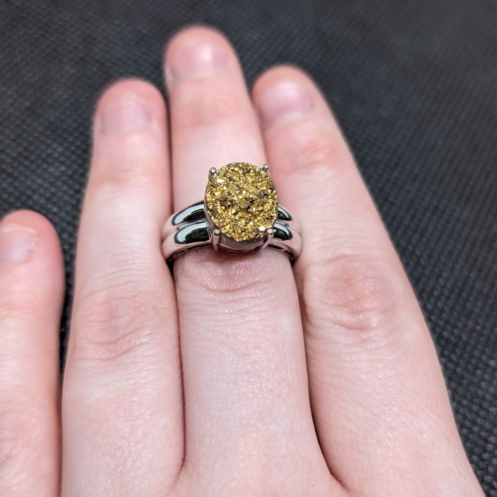 brand new with tags GOLDEN druzy ring